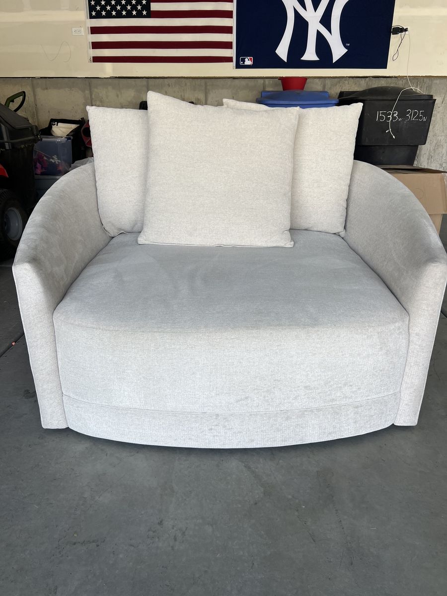 Swivel Accent Chair