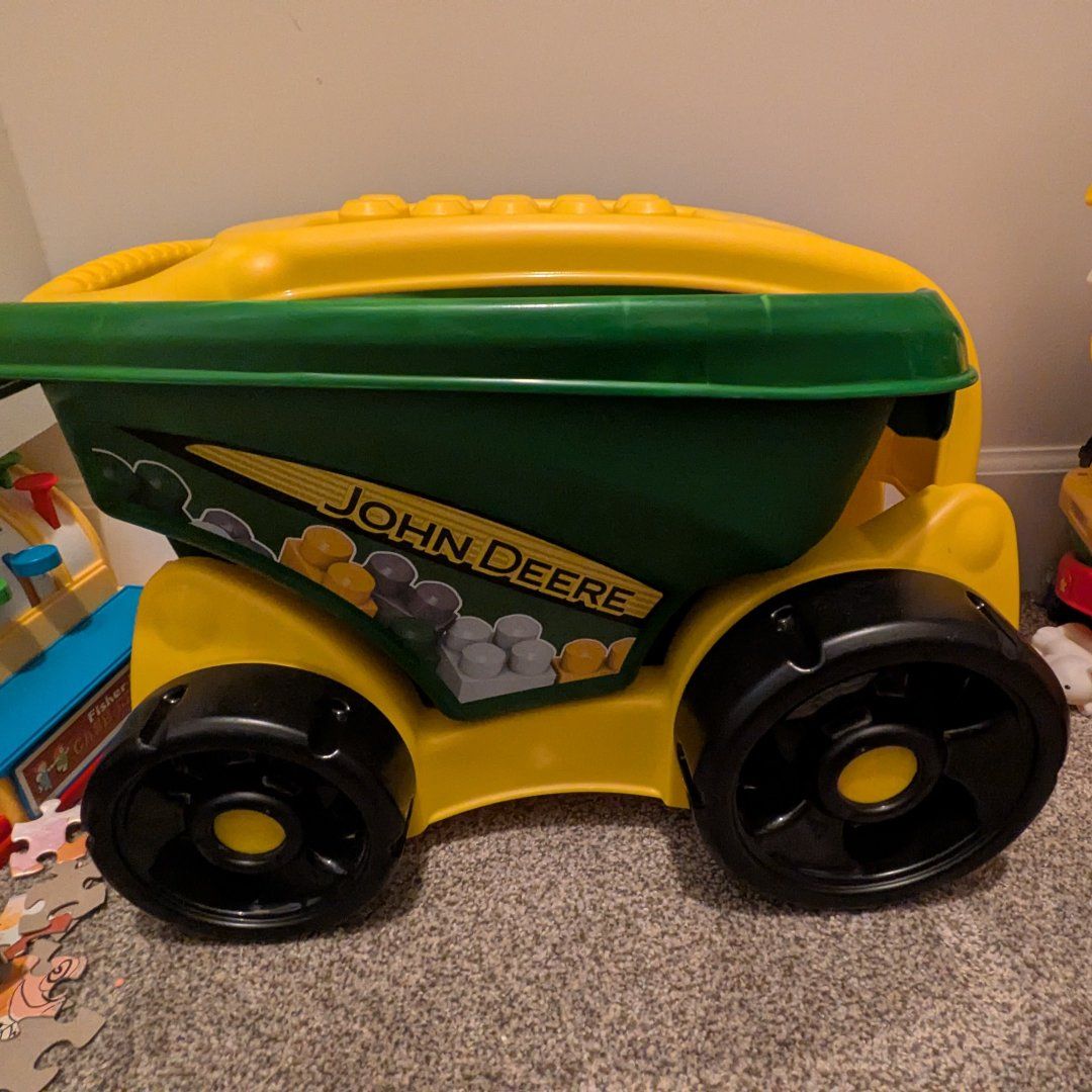 Dump truck for duplo blocks
