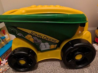 Dump truck for duplo blocks