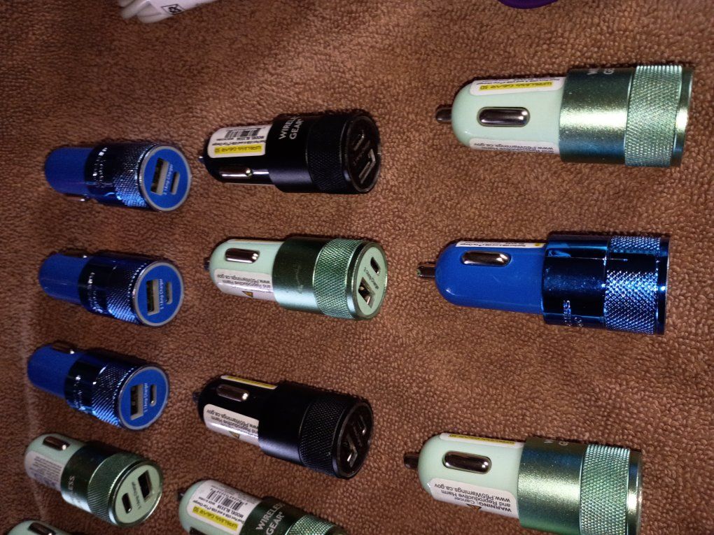 lot of 8-3.1 amp duel USB A and C 12 v