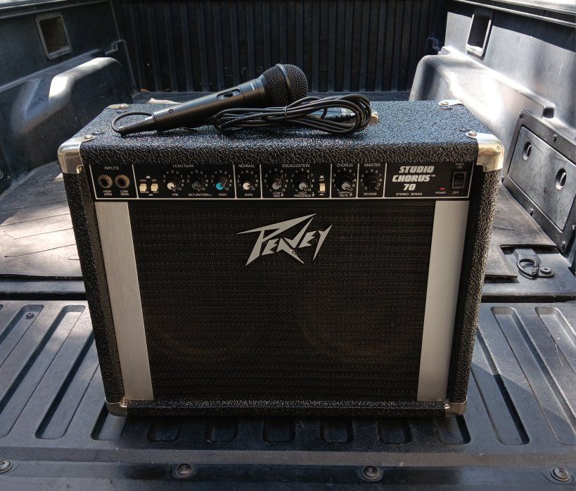 Peavey Studio Chorus 70 Stereo Series 2x8 Guitar Combo Amplifier. Good Condition!