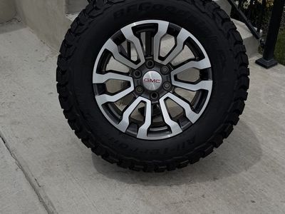 GMC Sierra 1500 Yukon Denali Rims and tires 275/65R18 Bfgoodrich Ko3