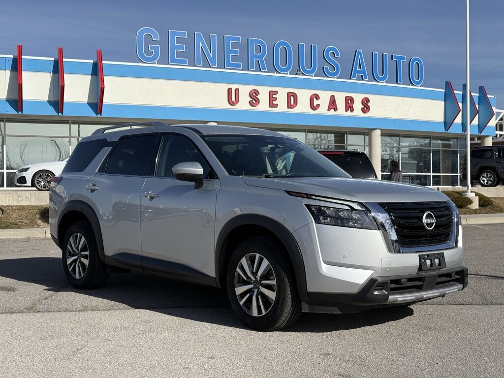 2025 Nissan Pathfinder SL