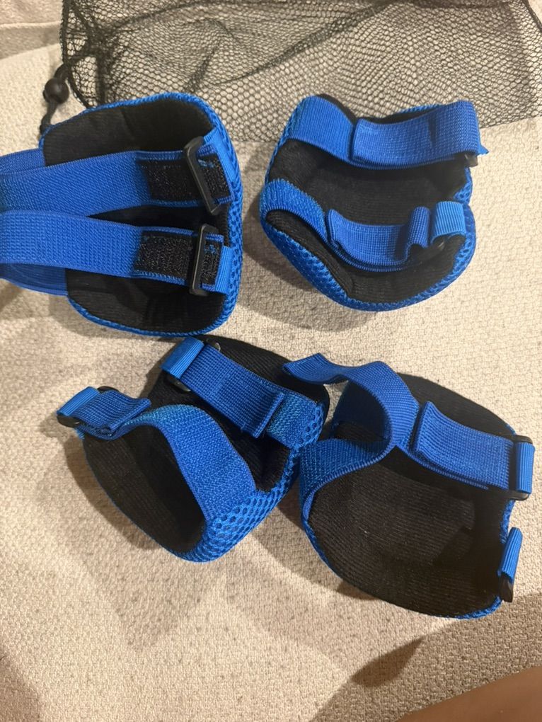 Kids protective knee & elbow pad set .  4 pieced
