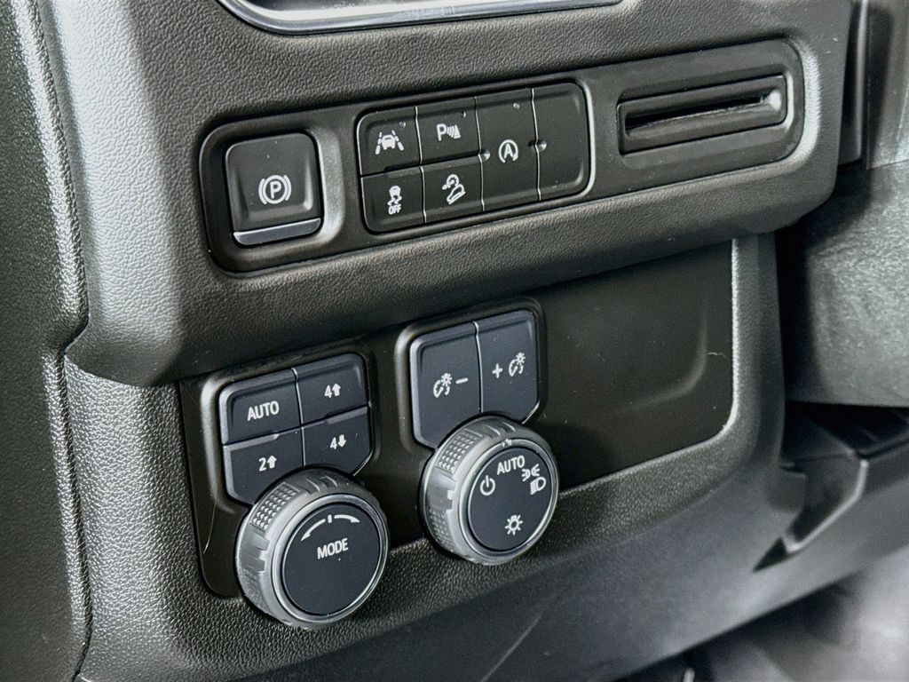 Main image 10