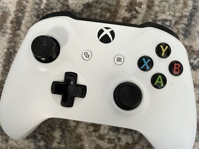 White Xbox controller