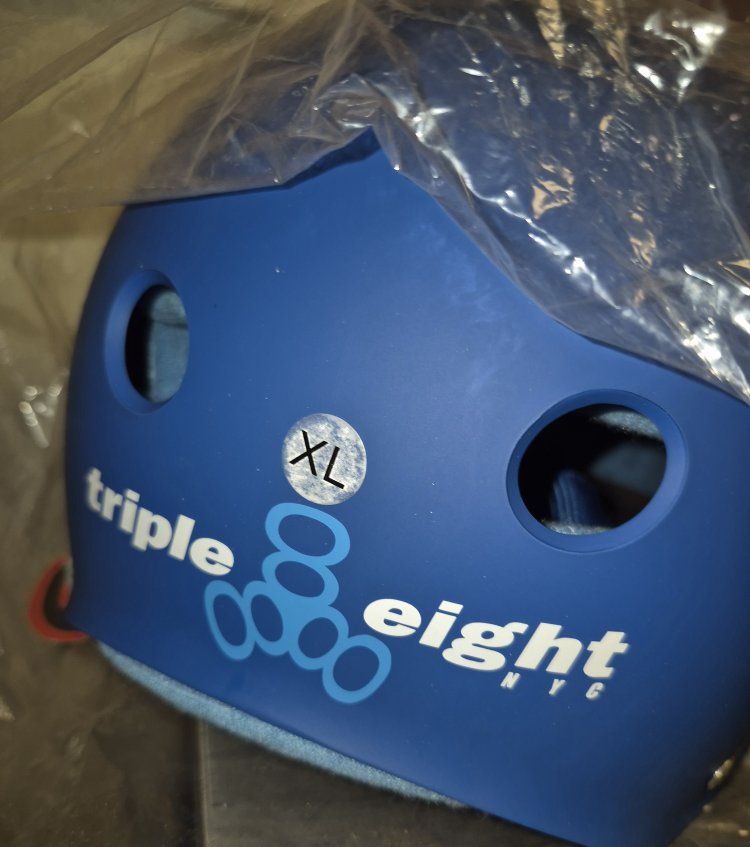 Main image 6
