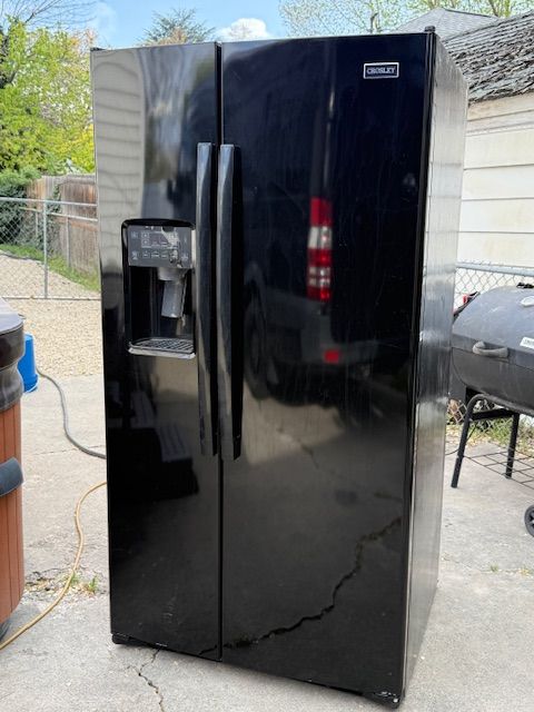 Crosley 25.3 Cubic Ft Black Fridge