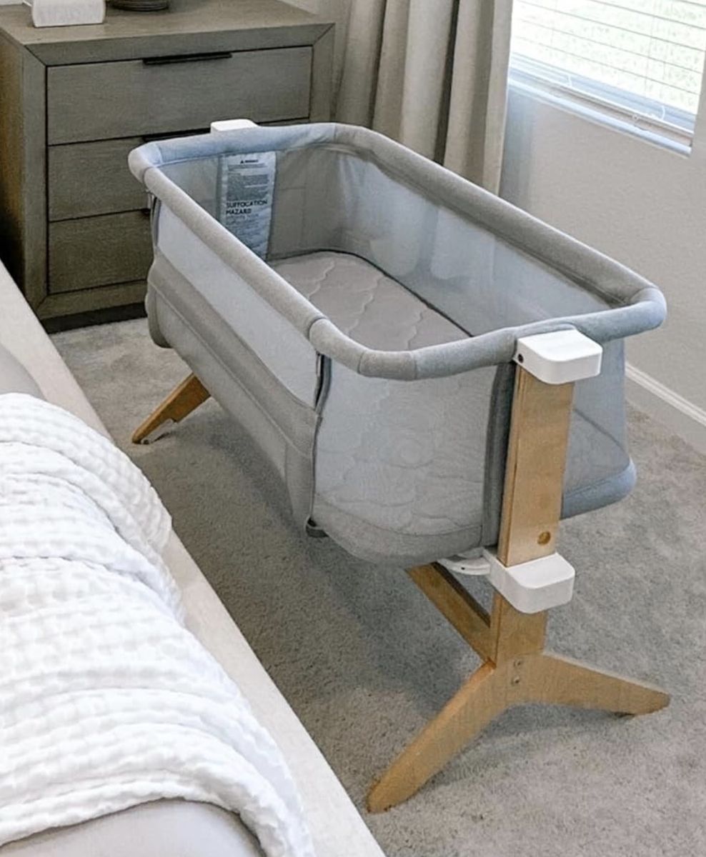 Newton Baby BASSINET Bedside Sleeper with Washable Mattress