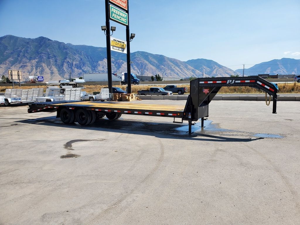 2026 PJ Trailers 8.5x28 Low-Pro Flatdeck With Dual