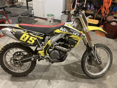 RM-Z450 Dirtbike
