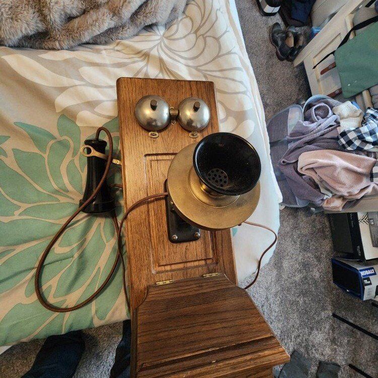 Vintage hand crank working phone