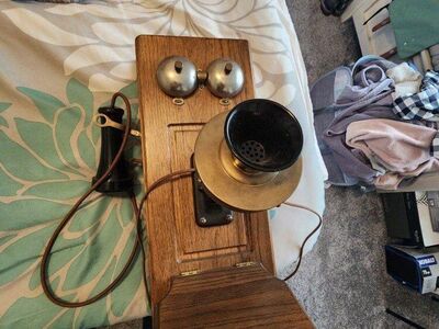 Vintage hand crank working phone
