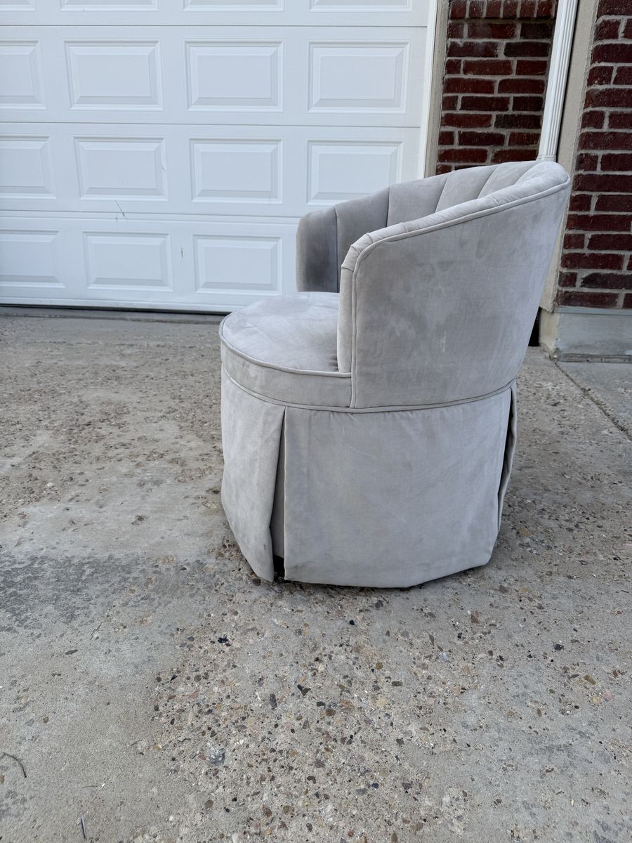 Front Gate Hayli Vanity Stool