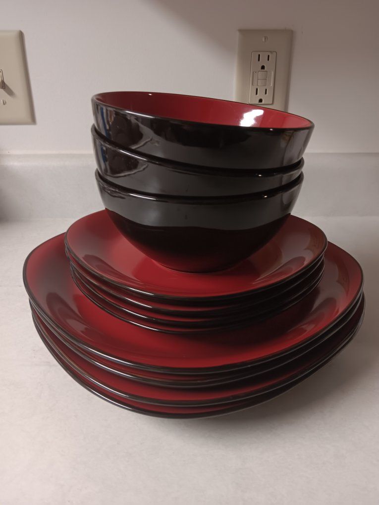 Thomson Pottery Red & Black Ombre Dinnerware Set - Bowls & Plates