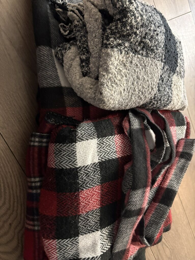 Bundle of 4 Women's Shawl Wraps