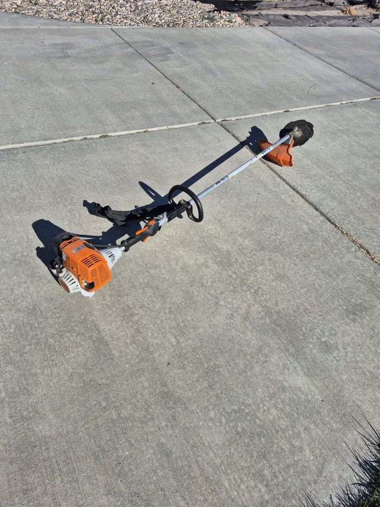 Stihl FS 110 R Professional Gas String Trimmer Edger Brush Cutter Power Head