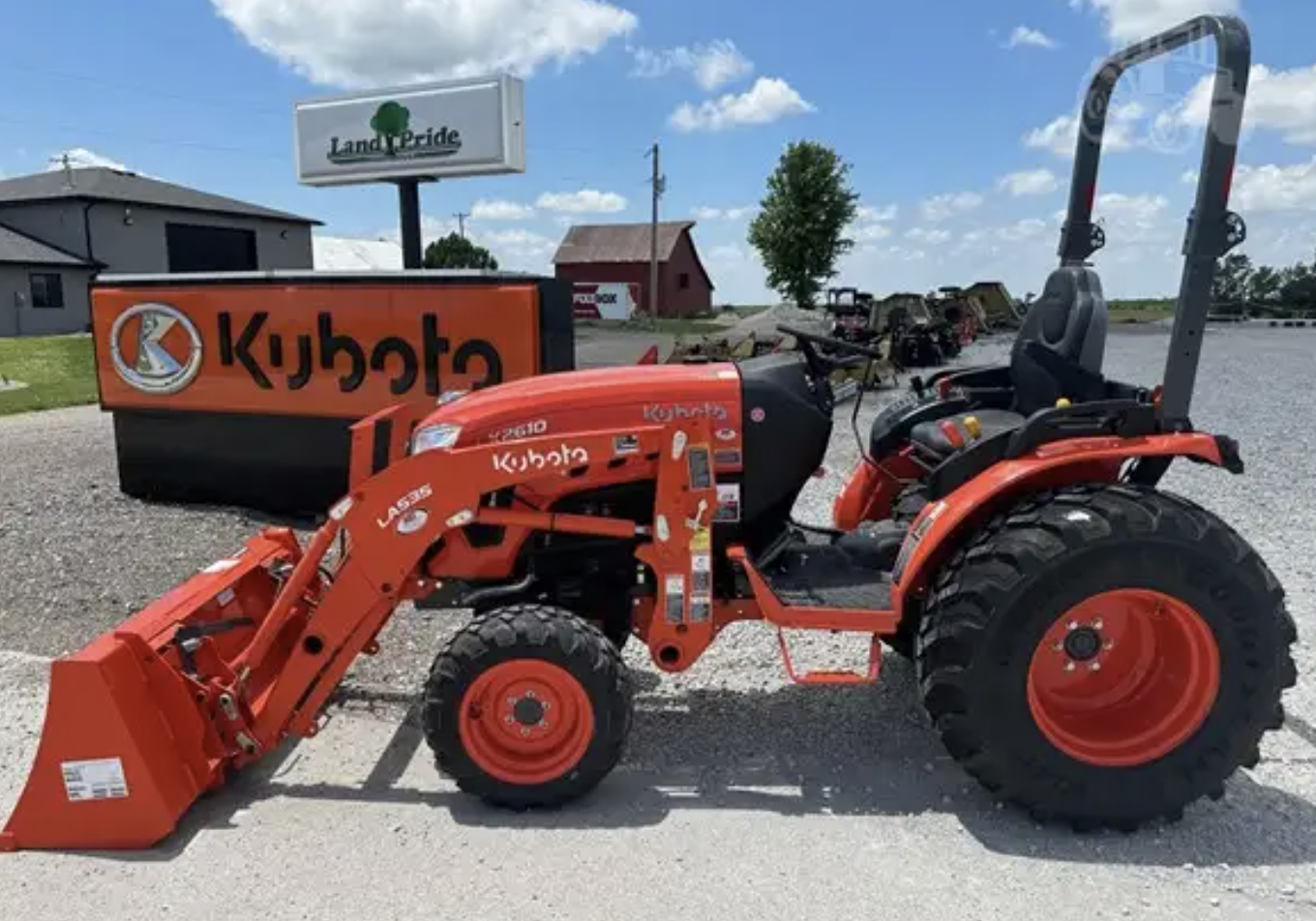 Kubota LX2610 HSD W/ Loader