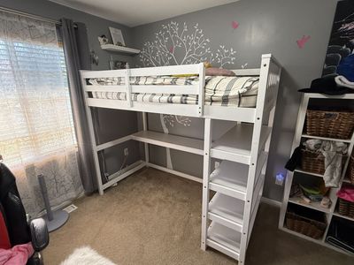 Twin / Desk Loft Bed