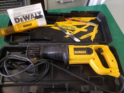 DeWalt DW 304 P Sawsall SawZall Reciprocating Saw Excellent