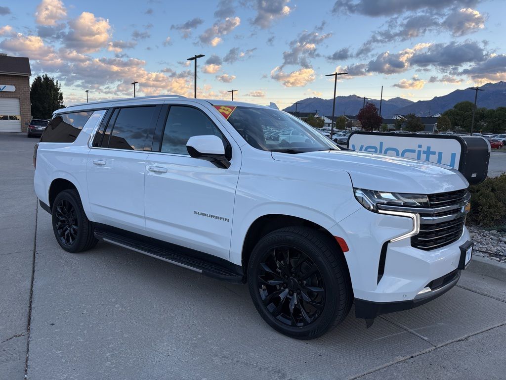 2023 Chevrolet Suburban LT