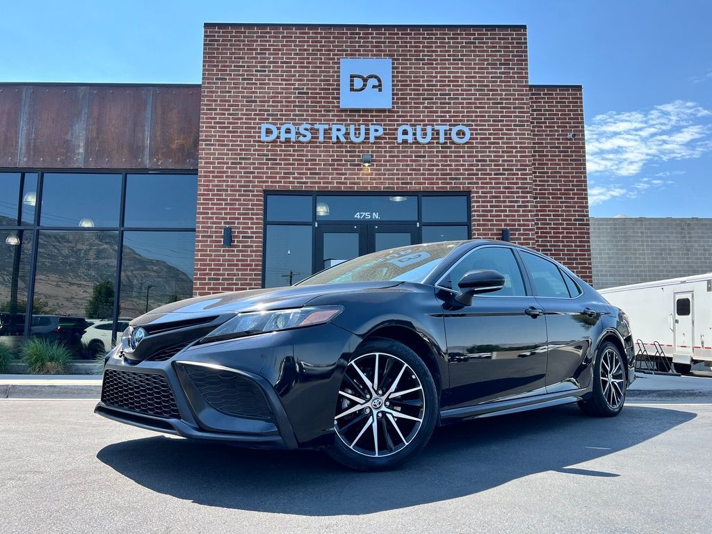 2023 Toyota Camry Hybrid SE