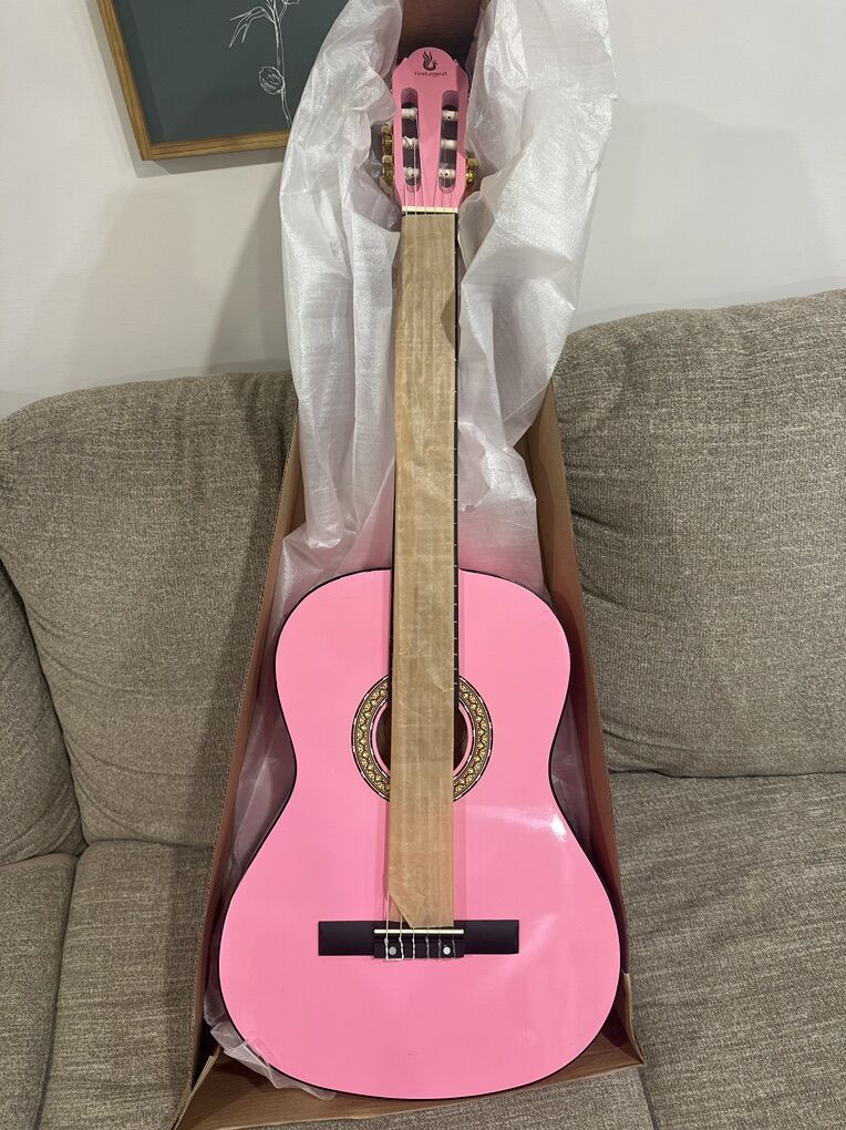Toledo Primera Pink 44-NT Guitar