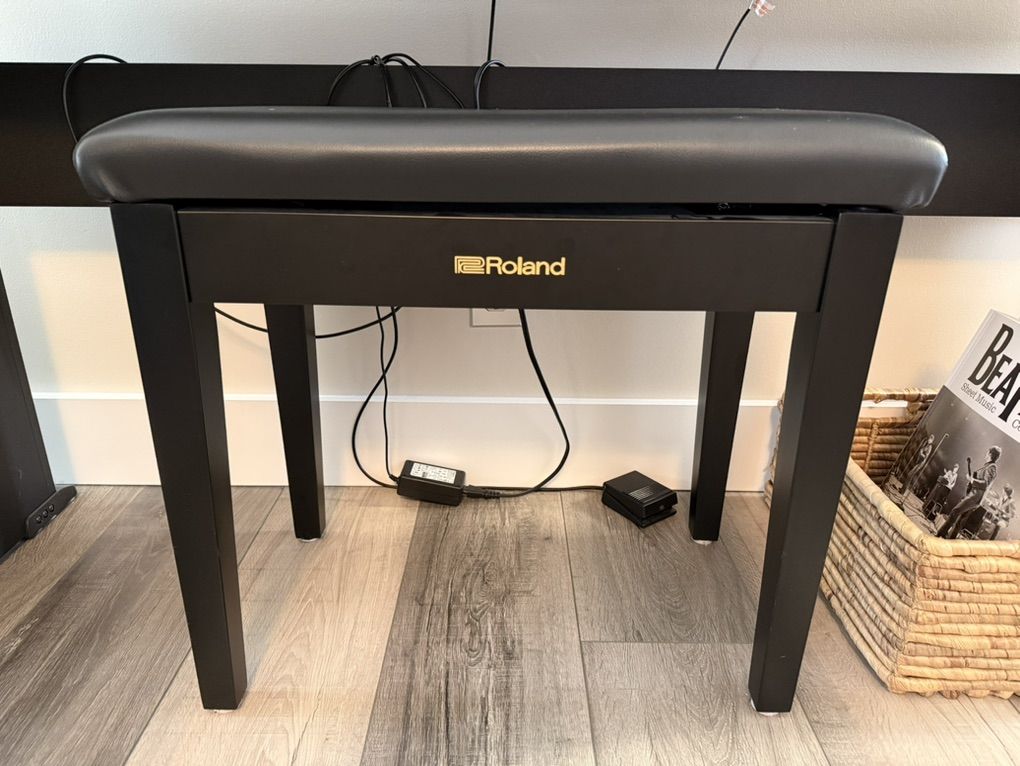 Roland Piano Bench With Storage Black