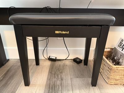 Roland Piano Bench With Storage Black
