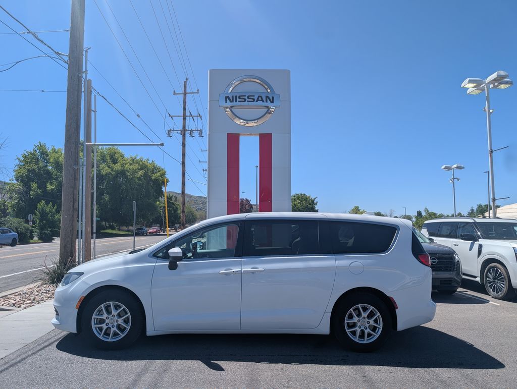 2017 Chrysler Pacifica LX
