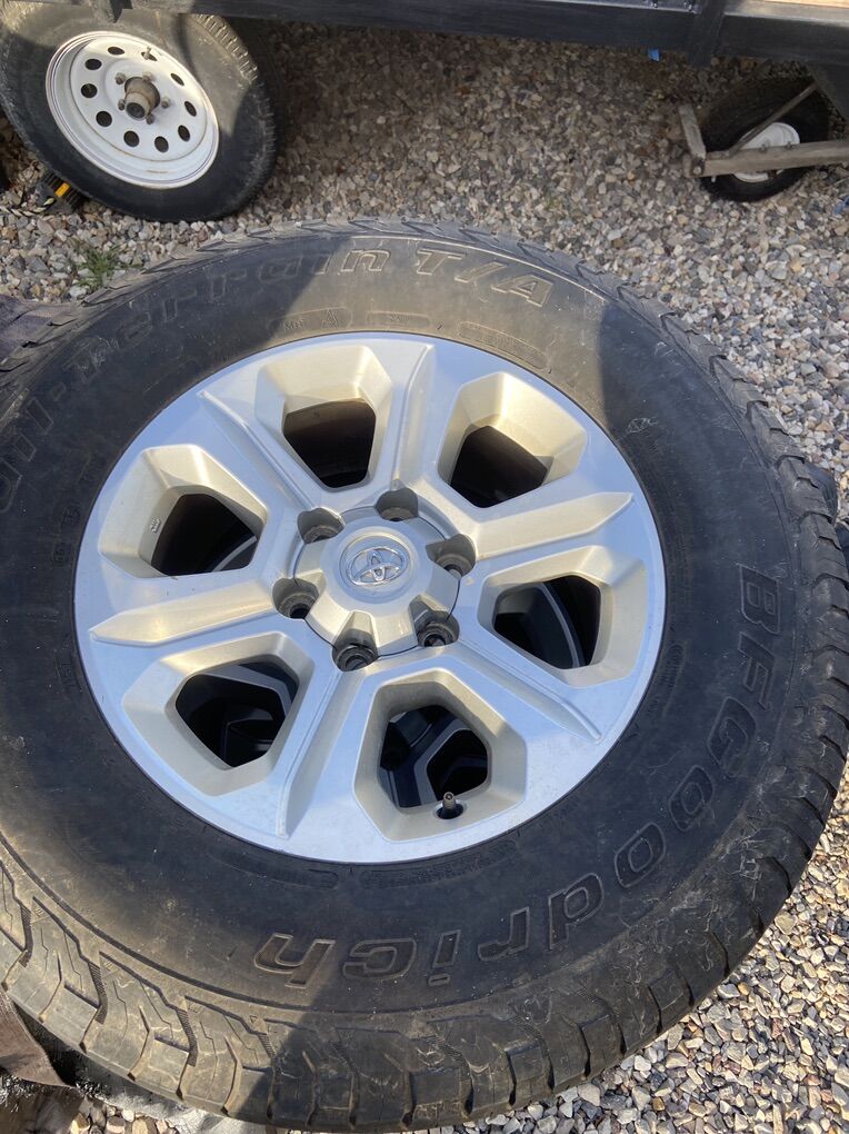 Toyota Wheel Ant Tire Set 17 Inch