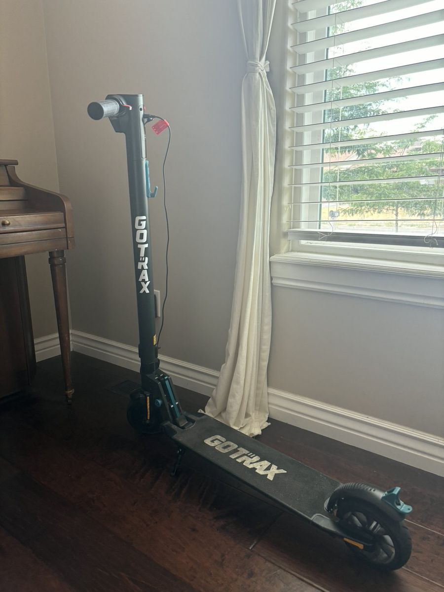 GOTRAX G2 Plus Electric Scooter - Black, Foldable Scooter with Charger
