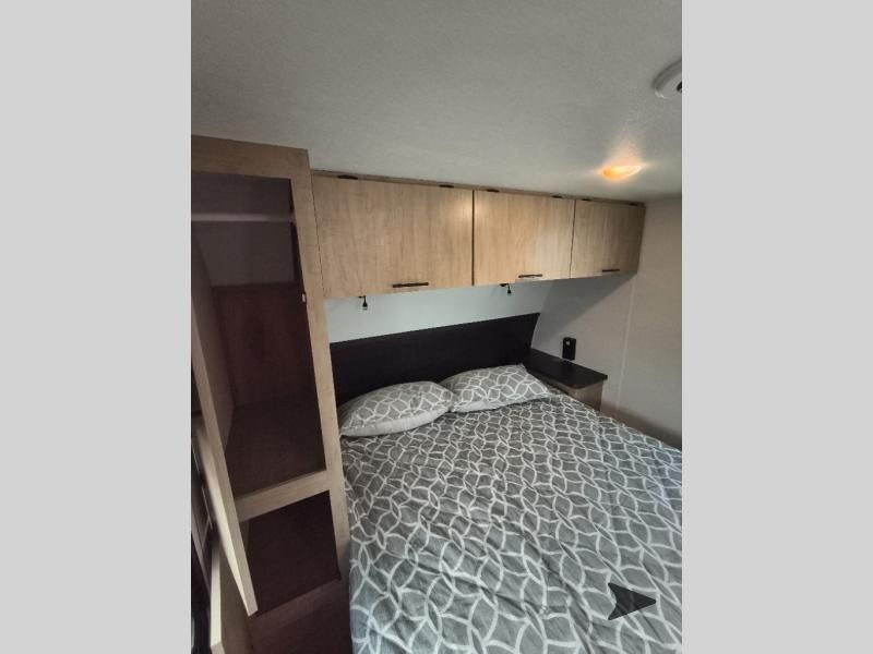 Main image 19