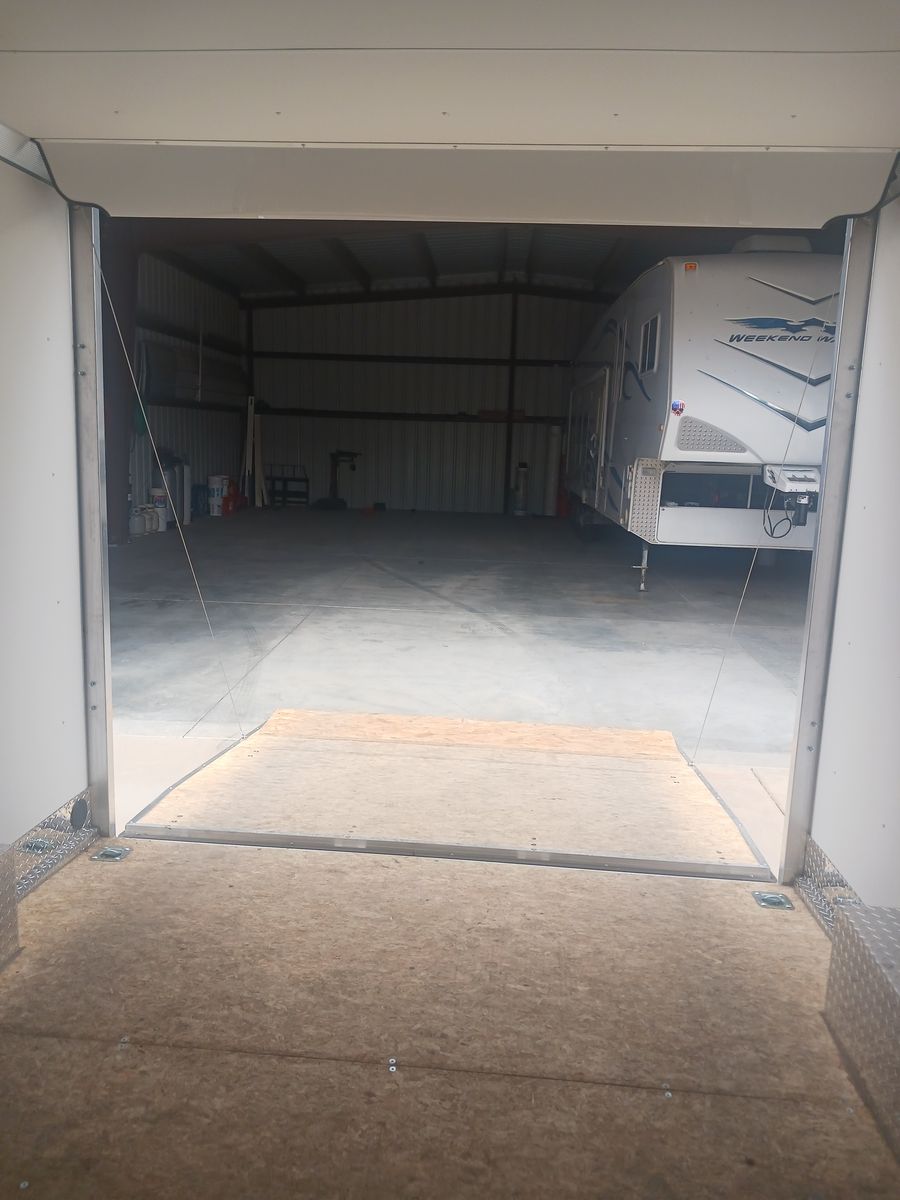 Main image 6