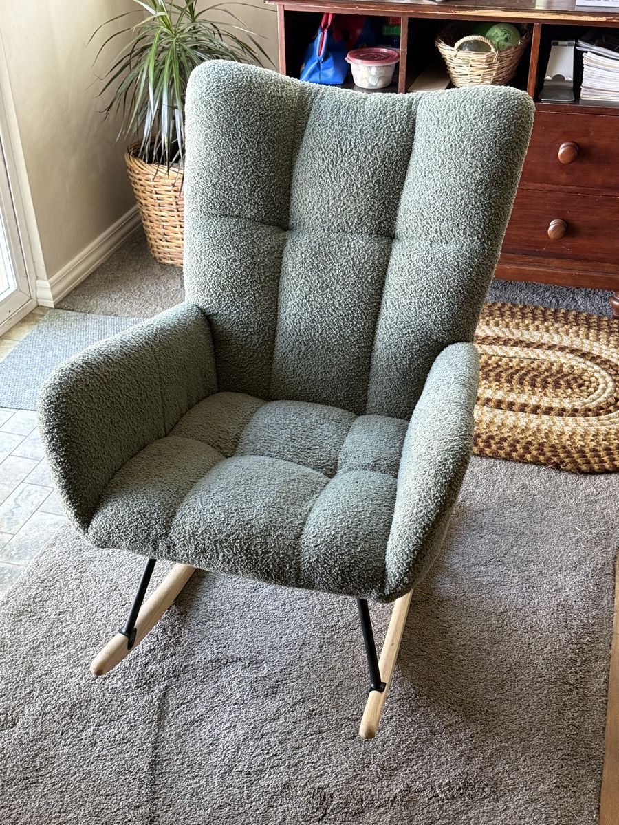 Costway nursery rocker, like new.