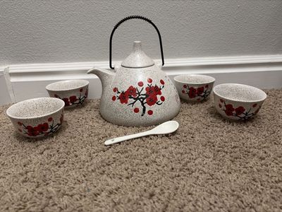 Vintage Japanese/Asian Style Teapot Set with 4 Cups and Spoon - Speckled Ceramic Red Floral Design