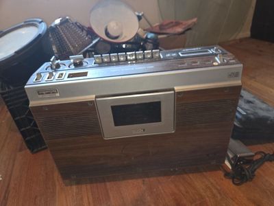 Toshiba VCR Cassette Recorder Player Vintage Silver & Wood Grain Retro Video Player