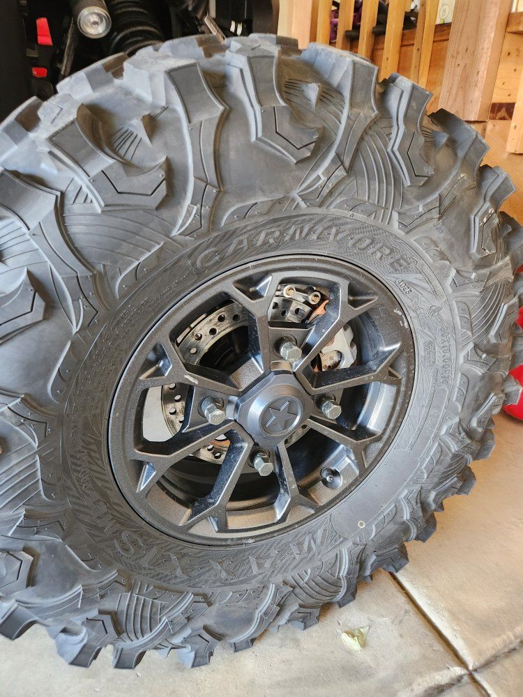 Polaris RZR XP 1000 Wheel & Tire - Maxxis Carnivore 30x10.00R14