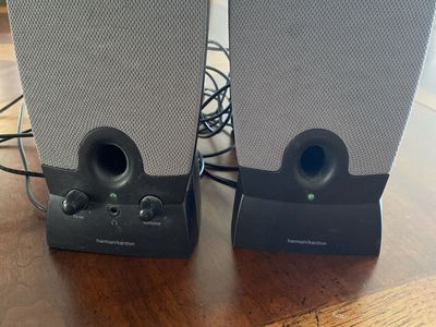 Multimedia Speaker System