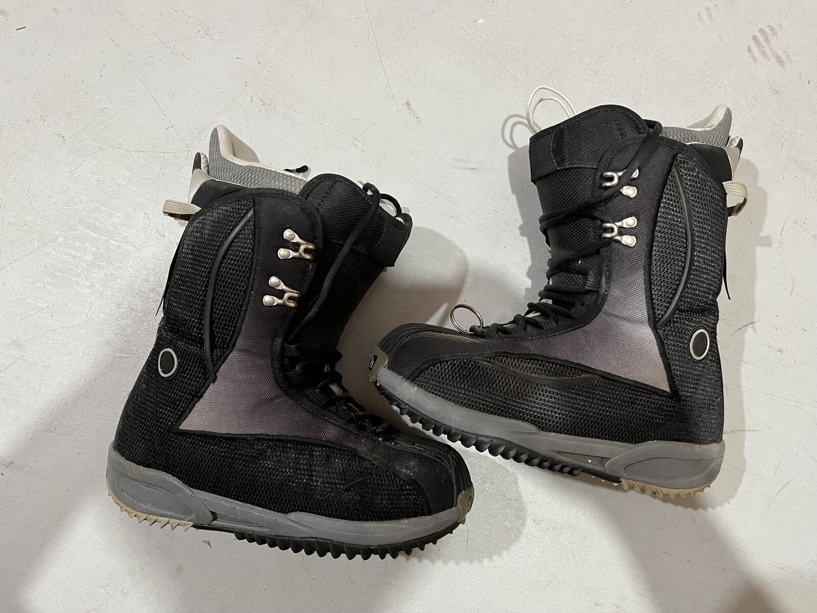 Burton Sapphire snowboard boots Women's size 8