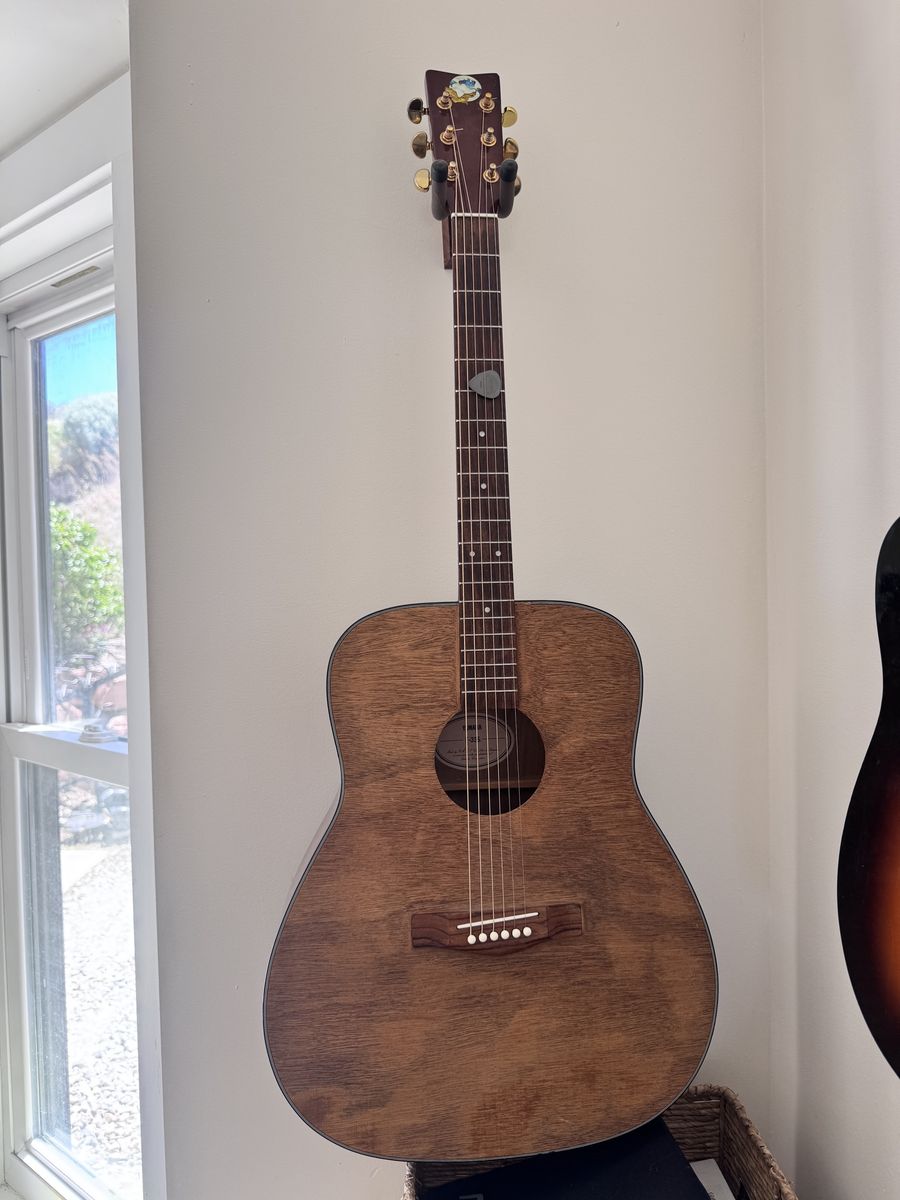 Yamaha Acoustic Guitar