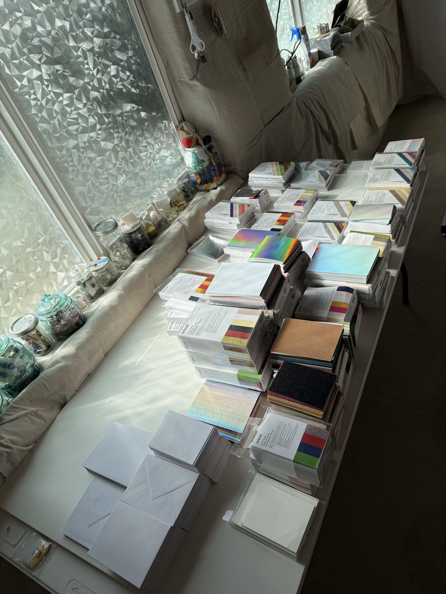 Cricut Insert Cards and Envelopes Assorted Sizes and Types
