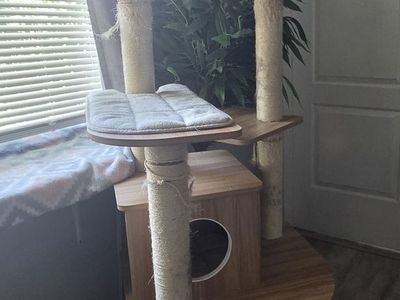 Multi-Level Wood Cat Tree Tower with Sisal Scratching Posts & Condo