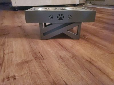 Elevated Dog bowl