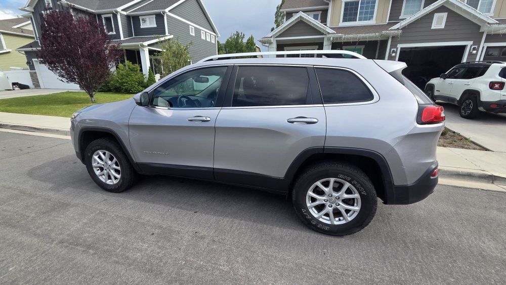2017 jeep Cherokee Latitude