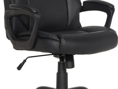 Amazon basics Office Chair, Faux Leather Black