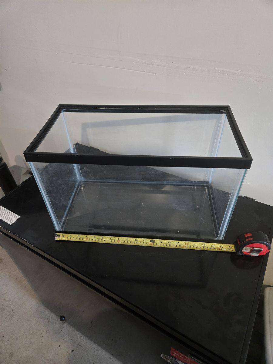 10 GALLON AQUARIUM