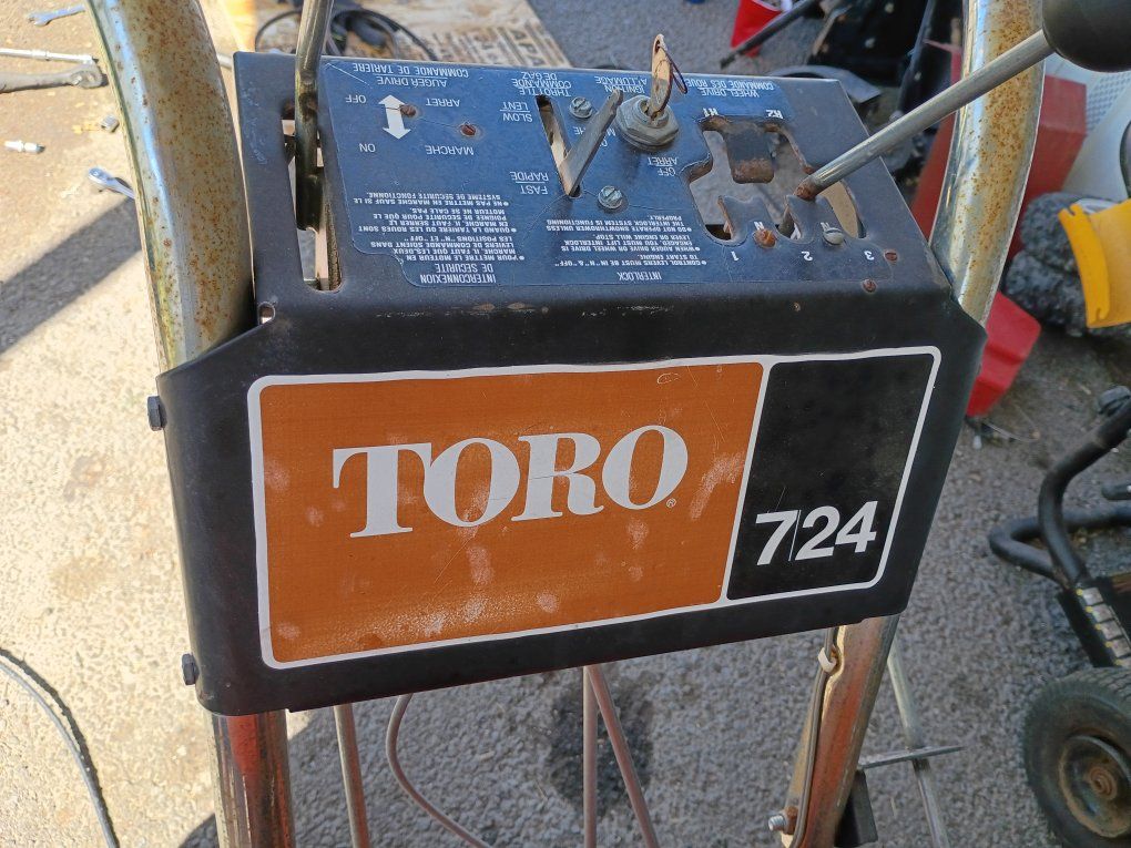 TORO 7/24 snow blower
