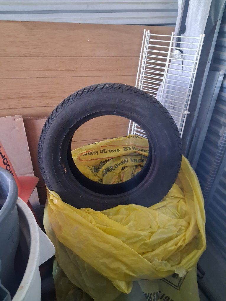 Federal Himalaya WS2 Winter Studded Tire - Size 195/65R15 95T XL, Excellent Condition