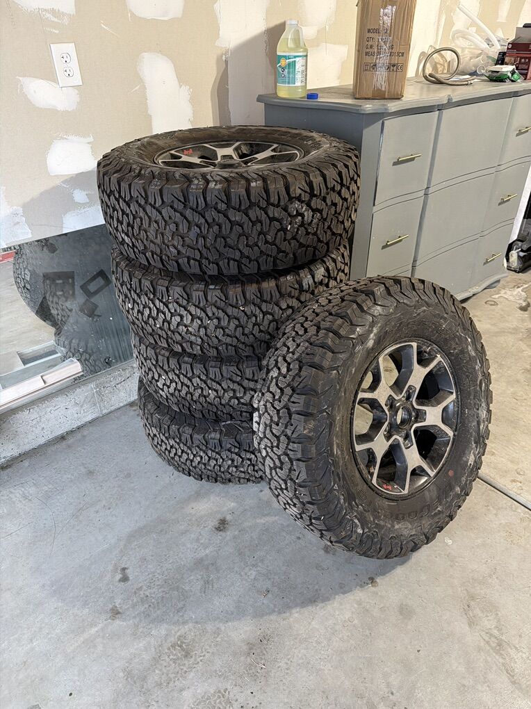 5 Jeep Rubicon Wheels & Tires – Never Used.